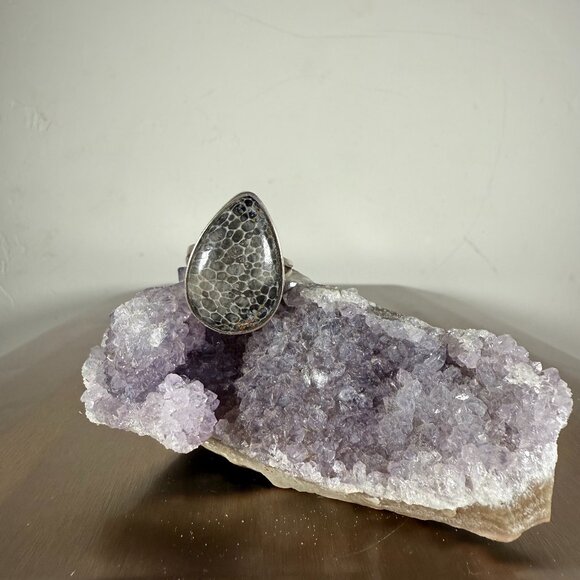 Fossil Coral Gemstone Gray Teardrop Handmade Silver Ring Artisan Jewelry Size 7 - Picture 1 of 5